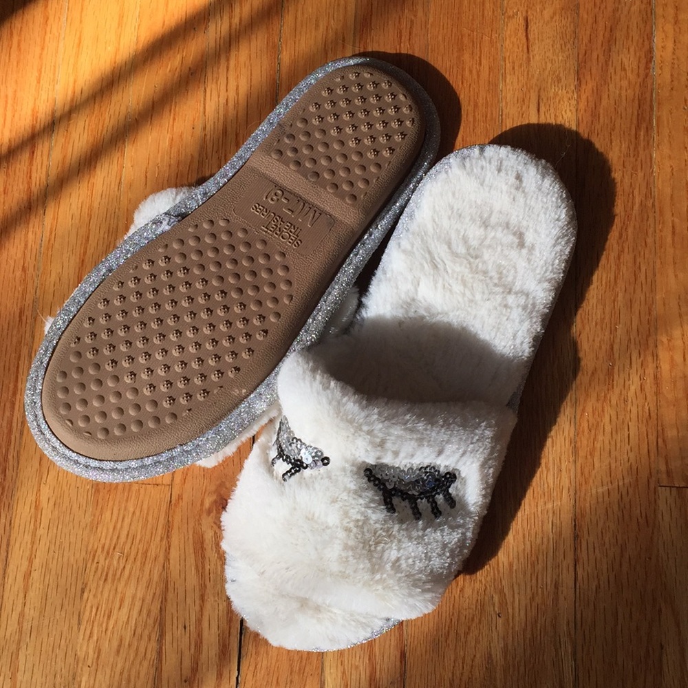 NWOT SLIPPERS 😽